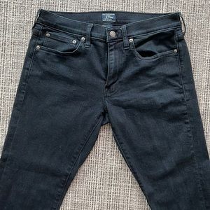 Like new, J.Crew men’s 484 dark stretch denim. Size 31 waist 32 length